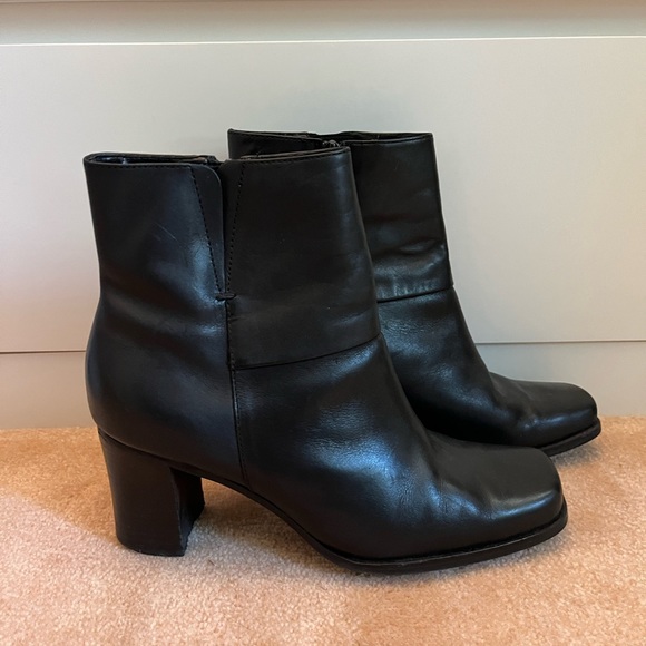 Leather heeled boots - Picture 2 of 4